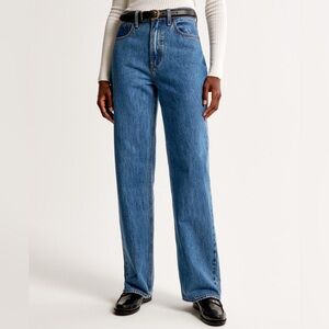 Abercrombie Jeans // THE LOOSE HIGH RISE // SIZE 31 SHORT